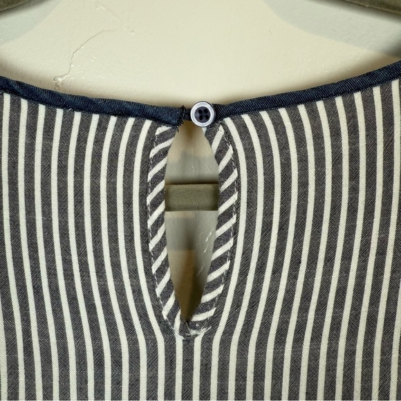 Andree by Unit Railroad Stripe Short Sleeve Tunic with Embroidered Florals Large - Picture 11 of 14